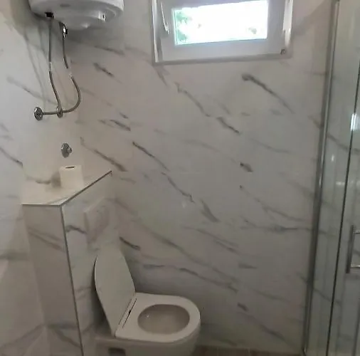 Apartment Tino Kustic 2 Pag Town