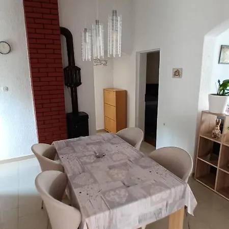 Apartman Tino Kustic 2