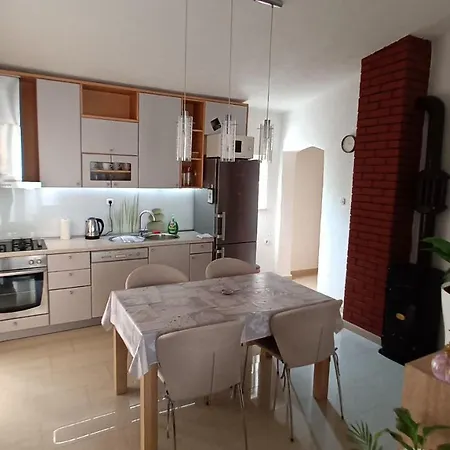 Tino Kustic 2 Apartman