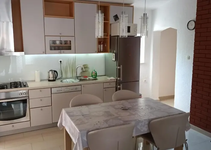 Tino Kustic 2 Lägenhet *