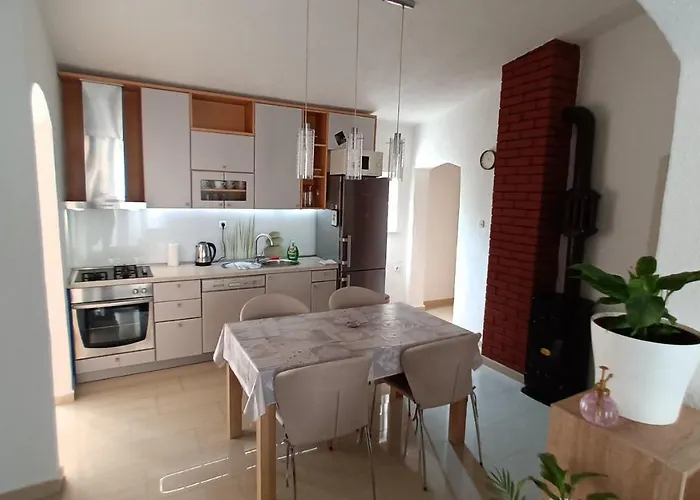 Tino Kustic 2 Lägenhet